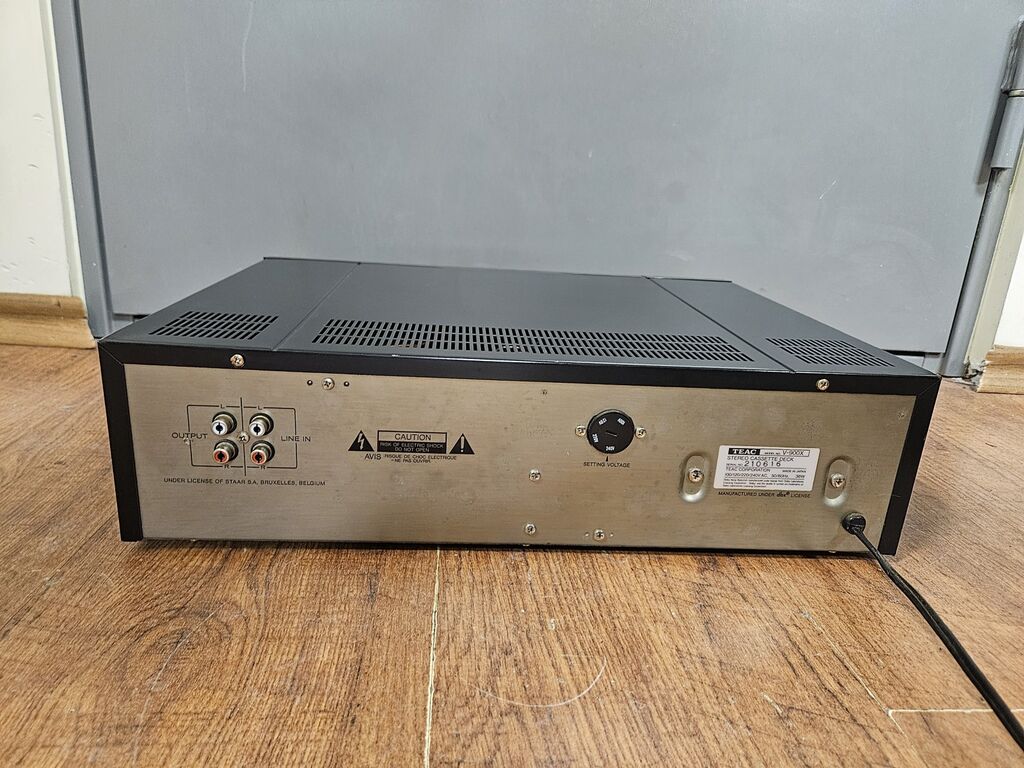 TEAC V-900X STEREO CASSETTE DECK ステレオ カセット デッキ 通電OK 