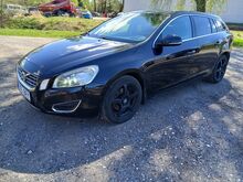 Volvo V60 MOMENTUM 2.0 D 120кВт 2011