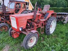 Traktor T-25