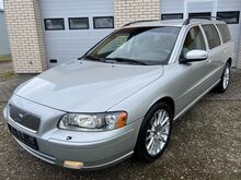 NELIKVEOLINE Volvo V70 2.4 D5 136kw, LISASOOJENDUS