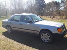 Mercedes-Benz E200