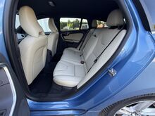 Volvo V60 Plug-In Hybrid AWD 2.4 D6 AWD 158kW