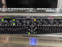 Behringer  Processor ja  Equalizer