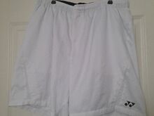 Yonex ja NIKE lühikesed valged püksid XL.