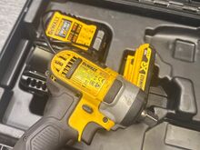 DeWalt muttrikeeraja