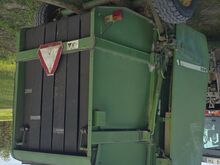 Heinaruloon John Deere 550 heinapress