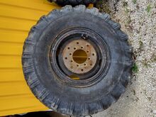 Traktori MTZ 80/82 esirattad 360/70/24