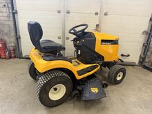 Садовый трактор Cub Cadet XT2 Kawasaki