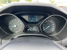 Ford Focus 1,6 77кВт, ШИПОВАННАЯ РЕЗИНА В КОМПЛЕКТЕ