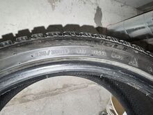 235/35/19 Triangle IcelynX TI501 Naastrehvid