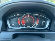 Volvo XC60 Рестайлинг Momentum AWD 2015 м.г. 2.4 133кВт
