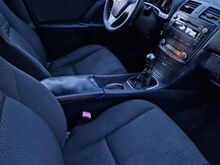 TOYOTA AVENSIS 2.2D 110kW manu_Heas sõidukorras