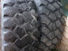 Kaks kasutatud rehvi 16,00R20