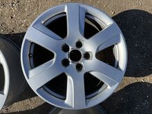 Оригинальные литые диски Audi 17 дюймов
