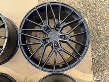 JR 38sa 19 tolli erilaiad valuveljed (5x120)