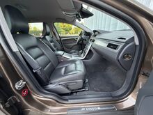 Volvo V70 Facelift 2.0 R5 D3 100kW, JÄRELMAKS!