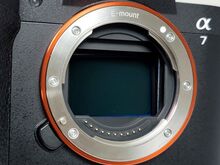Sony Alpha A7 V täiskaader-hübriidkaamera kere