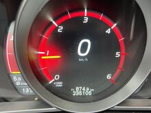 Volvo V40 Ocean Race 1.6 84кВт автомат 2015г.