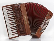 Аккордеоны SERENELLINI из цельного дерева, изготов