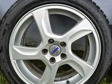 Volvo originaal veljed 17" ja Dunlop Winter Sport