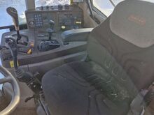 John Deere  6520