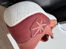 Unisex uued suvekimgad. Suurus 42.