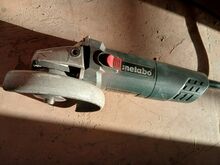 Угловая шлифовальная машина / болгарка METABO