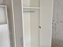 Приличный платяной шкаф