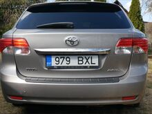 Toyota Avensis универсал 2,0 дизель 91кВт - 2014