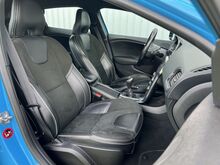 TOODUD HOLLANDIST Volvo V40 R-Design 1.6 D2 84kW