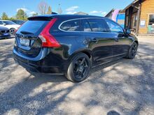 Volvo V60 MOMENTUM 2.0 D 120кВт 2011