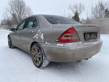 Mercedes-Benz C220CDI целиком на запчасти или на трек
