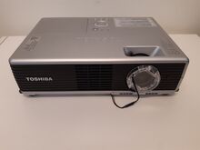 PROJEKTOR TOSHIBA TLP-X100