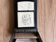 Zippo Scrimshaw Ship & Lighthouse 1995 – originaal