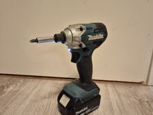 Löökkruvikeeraja Makita DTD156, 5Ah aku ja laadija