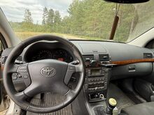 Toyota Avensis avariiline