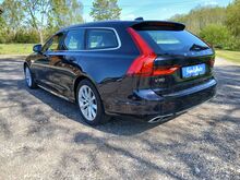 Volvo V90 Momentum 2.0 D 140кВт