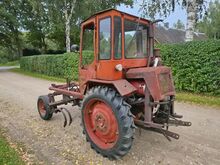 TRAKTOR T-16M muldaja ja rippsüsteemiga