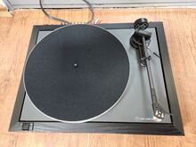Linn Axis Belt-Drive Turntable