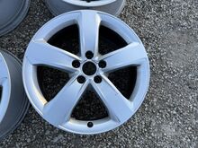 Audi 18 tolli originaal valuveljed