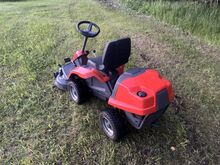 Murutraktor-raider Husqvarna R111B
