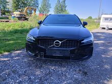 Volvo V60 R-Design 2.0 257 кВт AWD