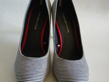 Kingad Tommy Hilfiger.