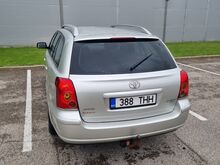Toyata avensis