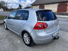 Volkswagen Golf 1,6 75кВт АВТОМАТ