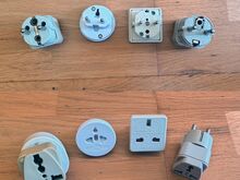9 reisiadapterit / Power Adapters