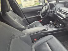 Lexus UX 250, 2.0, 112 kW, hübriid, automaat, 4x4