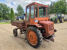 TRAKTOR T-16M kallutava kasti ja muldajaga