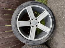 22” KMC veljed koos Roadx rehvidega
