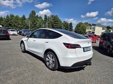 Tesla Model Y konks